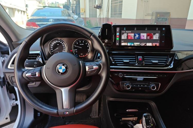 Used BMW 1 Series 2023 125i M Sport Night Edition Center Console