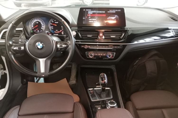 Used BMW 1 Series 2023 120i M Sport Night Edition Center Console