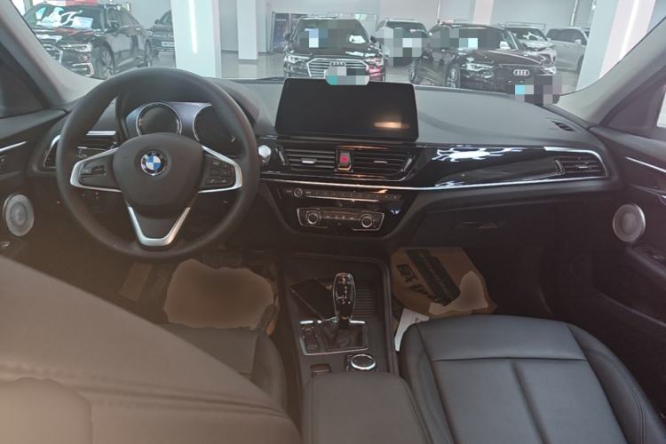 Used BMW 1 Series 2023 120i M Sport Edition Center Console