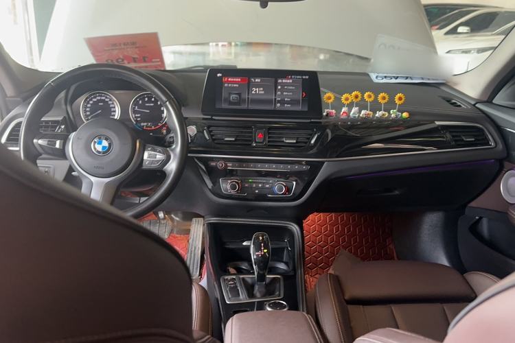 Used BMW 1 Series 2023 125i M Sport Night Edition Center Console