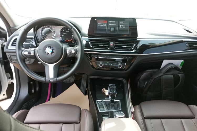 Used BMW 1 Series 2023 125i M Sport Night Edition Center Console