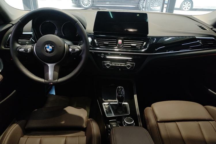 Used BMW 1 Series 2023 125i M Sport Night Edition Center Console