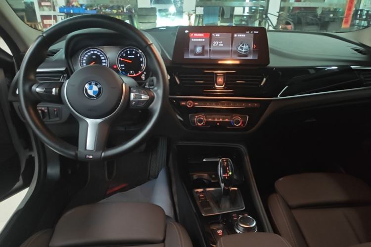 Used BMW 1 Series 2023 120i M Sport Night Edition Center Console
