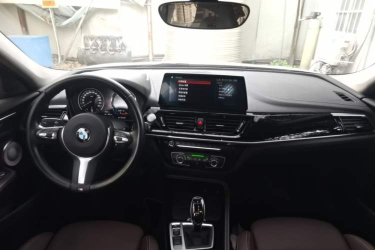 Used BMW 1 Series 2023 125i M Sport Night Edition Center Console