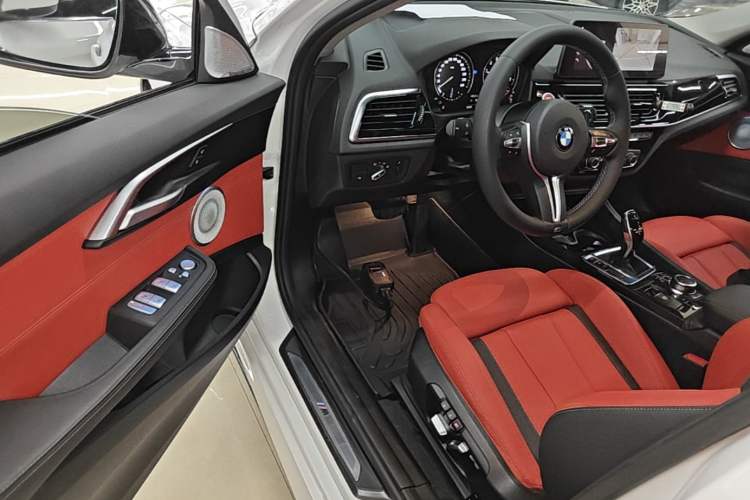 Used BMW 1 Series 2023 125i M Sport Night Edition Driver Seat
