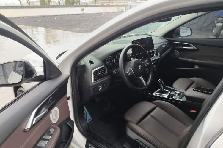Used BMW 1 Series 2023 120i M Sport Night Edition Driver Seat