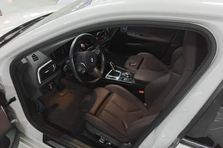 Used BMW 1 Series 2023 125i M Sport Night Edition Driver Seat