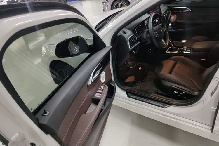 Used BMW 1 Series 2023 125i M Sport Night Edition Driver Seat