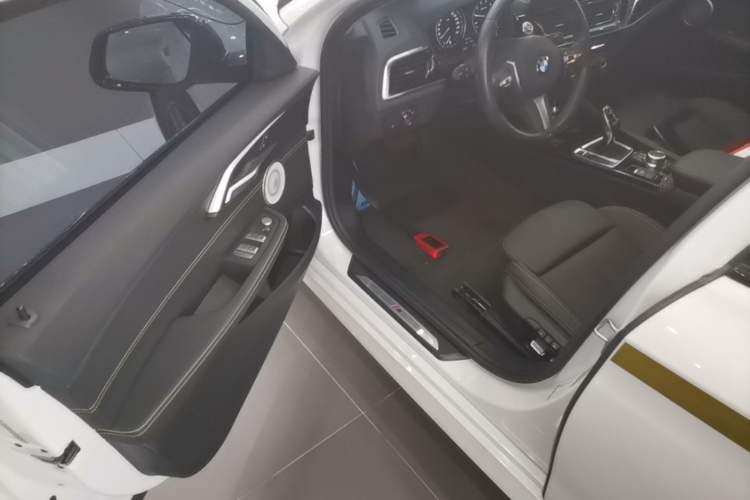 Used BMW 1 Series 2023 120i M Sport Brilliant Edition Driver Seat