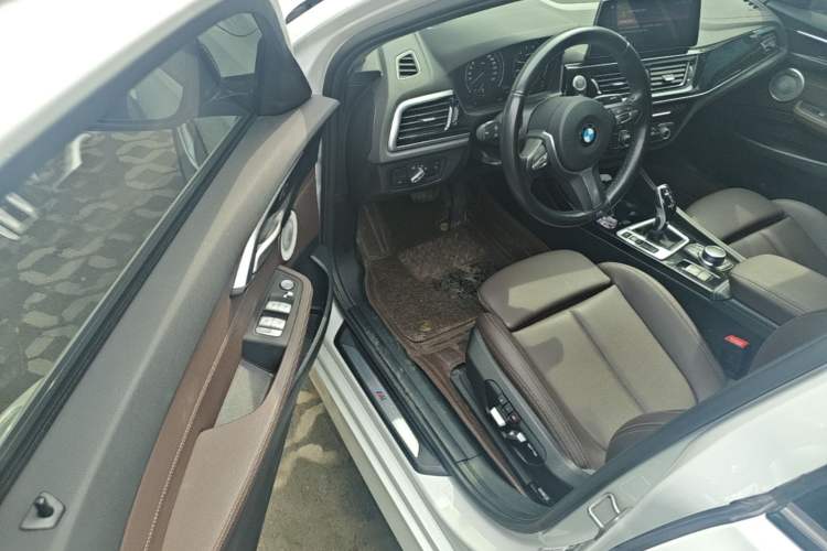 Used BMW 1 Series 2023 120i M Sport Night Edition Driver Seat