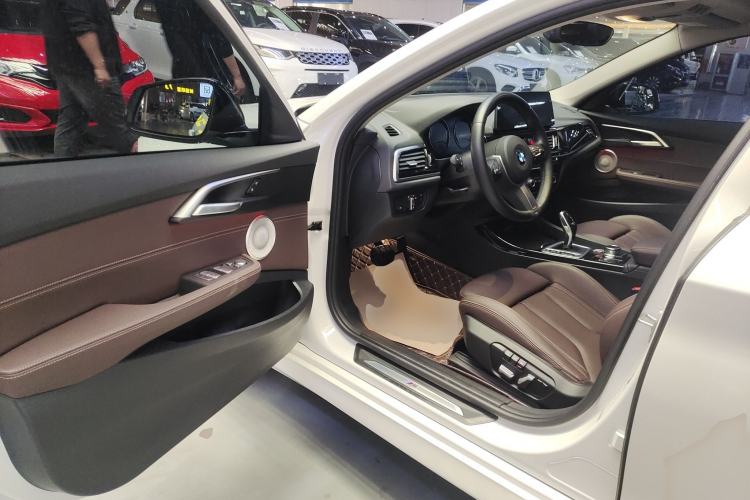 Used BMW 1 Series 2023 125i M Sport Night Edition Driver Seat