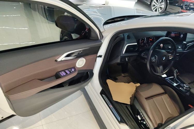 Used BMW 1 Series 2023 125i M Sport Night Edition Driver Seat