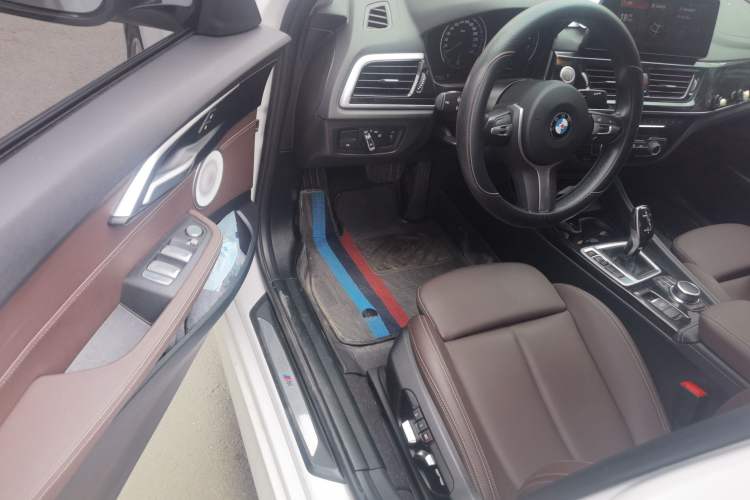 Used BMW 1 Series 2023 120i M Sport Night Edition Driver Seat