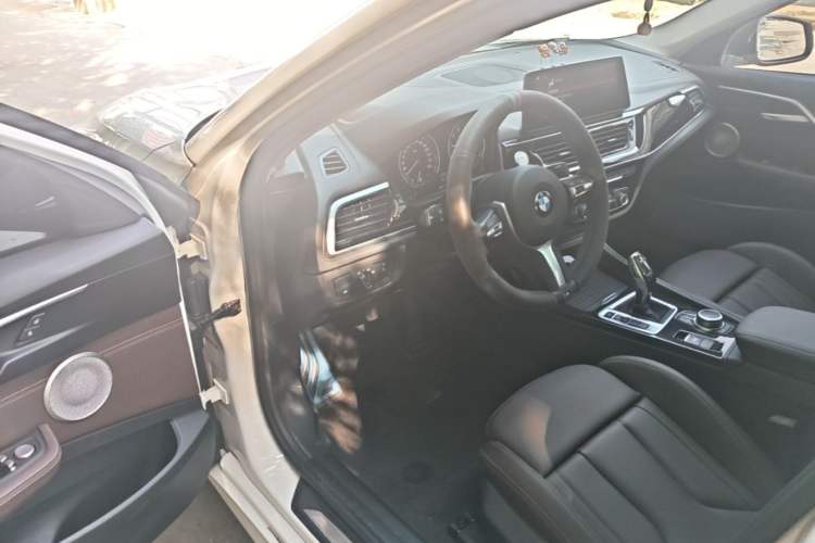 Used BMW 1 Series 2023 125i M Sport Night Edition Driver Seat