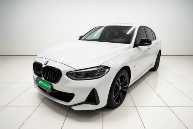 Ojetý BMW 1 Series 2023 125i M Sport Night Edition