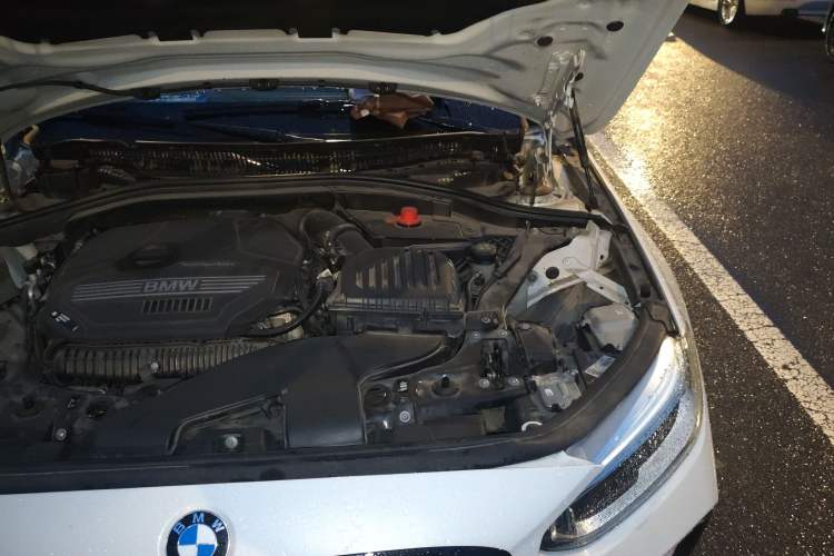 Used BMW 1 Series 2023 125i M Sport Night Edition Engine Bay Left