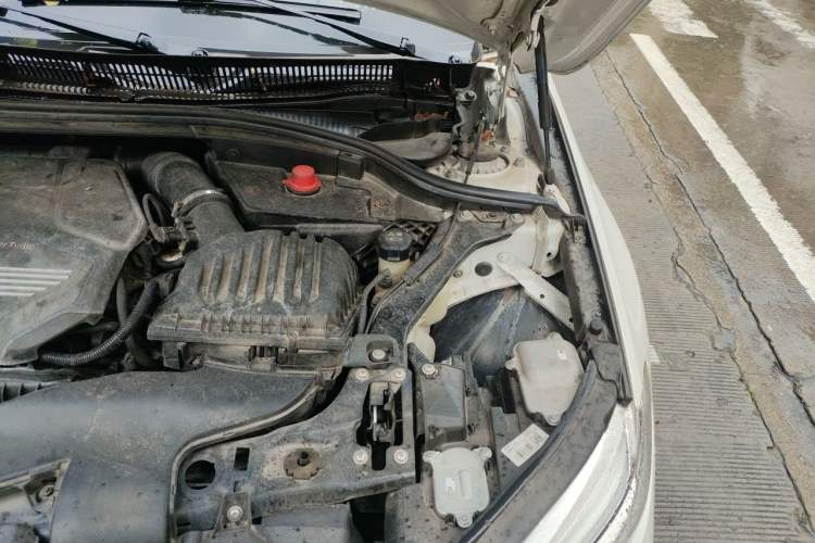 Used BMW 1 Series 2023 120i M Sport Night Edition Engine Bay Left