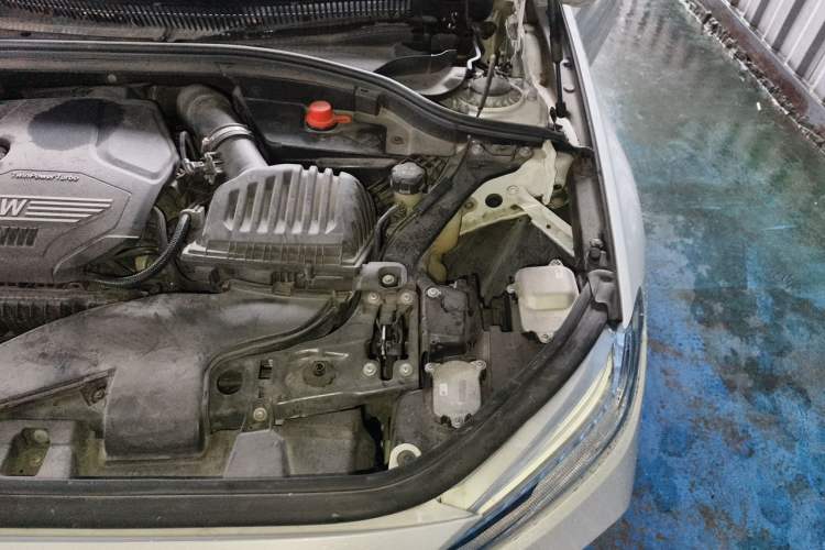 Used BMW 1 Series 2023 120i M Sport Night Edition Engine Bay Left
