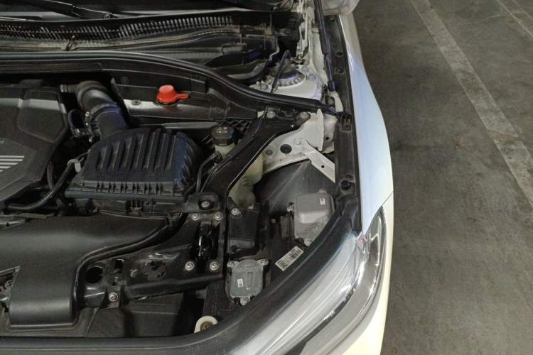 Used BMW 1 Series 2023 120i M Sport Edition Engine Bay Left