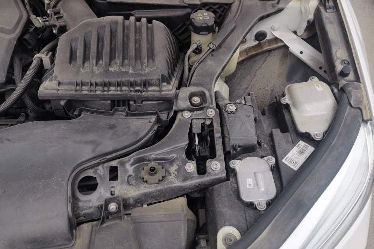 Used BMW 1 Series 2023 120i M Sport Night Edition Engine Bay Left