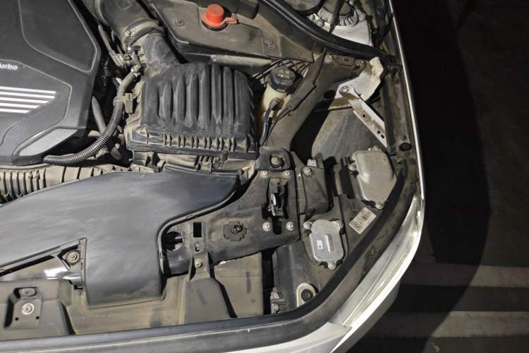 Used BMW 1 Series 2023 125i M Sport Night Edition Engine Bay Left