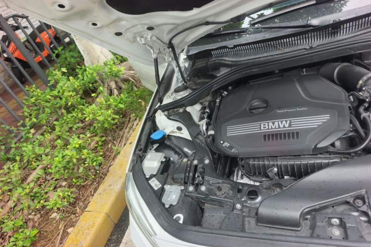 Used BMW 1 Series 2023 120i M Sport Night Edition Engine Bay Right