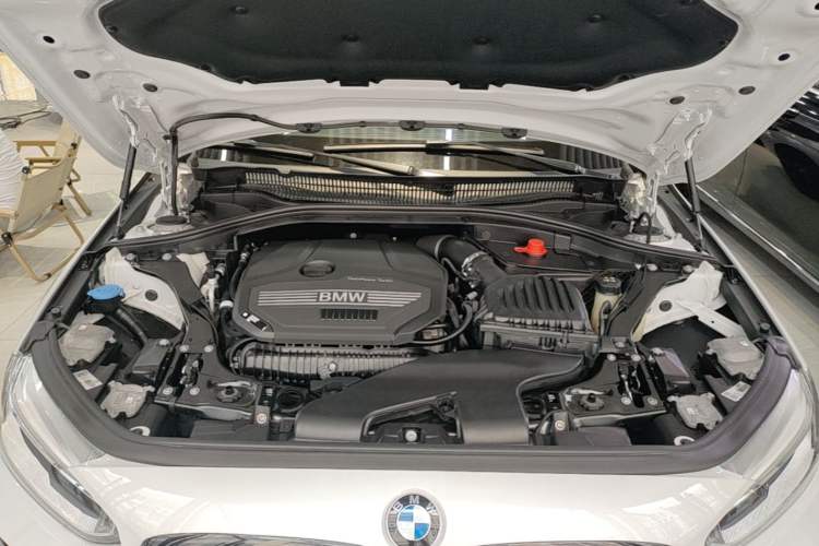 Used BMW 1 Series 2023 125i M Sport Night Edition Engine Bay