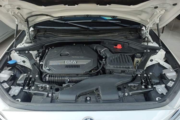 Used BMW 1 Series 2023 125i M Sport Night Edition Engine Bay