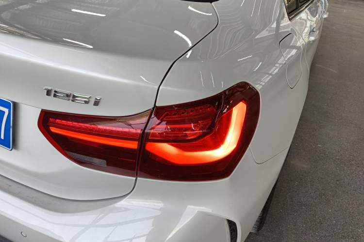Used BMW 1 Series 2023 125i M Sport Night Edition Exterior 1