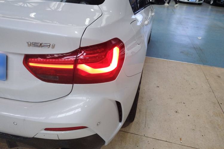 Used BMW 1 Series 2023 125i M Sport Night Edition Exterior 1