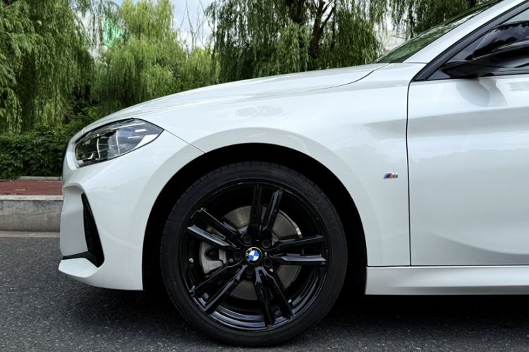 Used BMW 1 Series 2023 125i M Sport Night Edition Exterior 10
