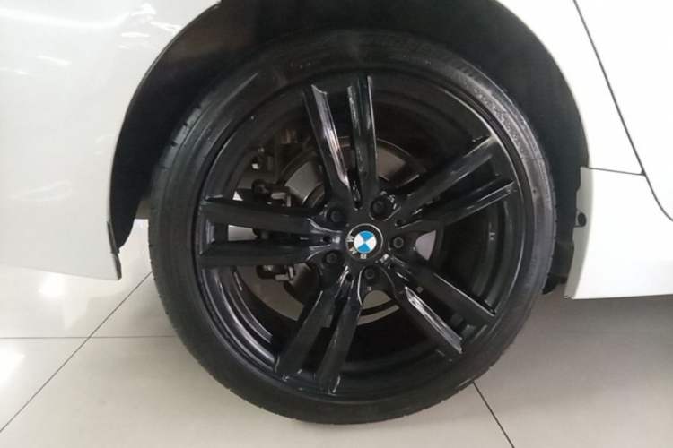 Used BMW 1 Series 2023 125i M Sport Night Edition Exterior 2