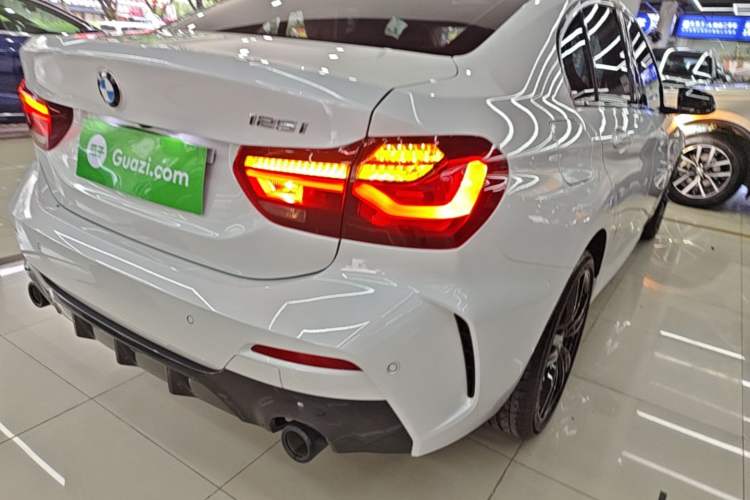 Used BMW 1 Series 2023 125i M Sport Night Edition Exterior 3