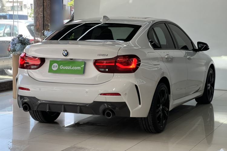 Used BMW 1 Series 2023 125i M Sport Night Edition Exterior 3