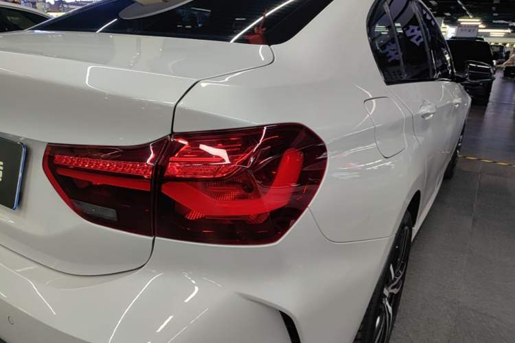 Used BMW 1 Series 2023 125i M Sport Night Edition Exterior 3