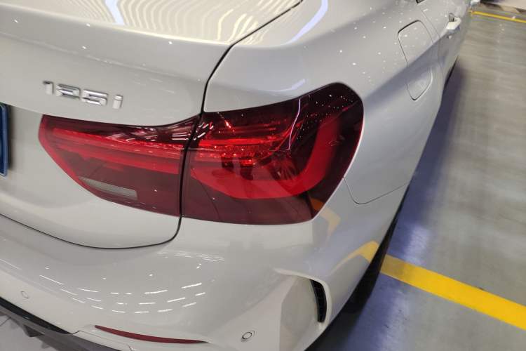 Used BMW 1 Series 2023 125i M Sport Night Edition Exterior 3