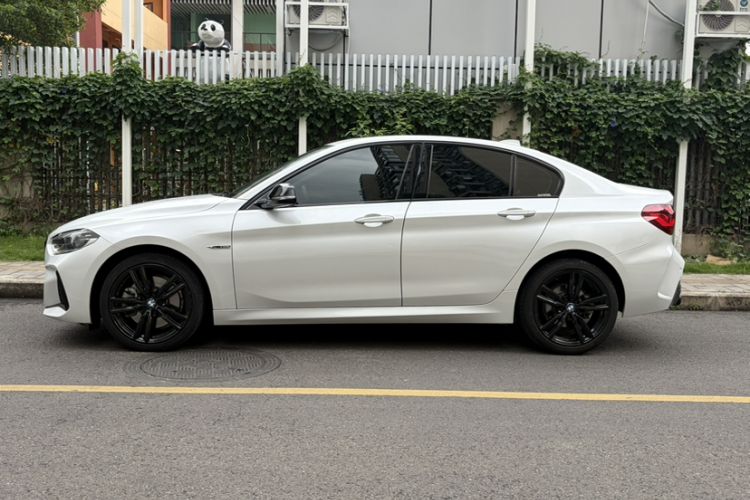 Used BMW 1 Series 2023 125i M Sport Night Edition Exterior 3