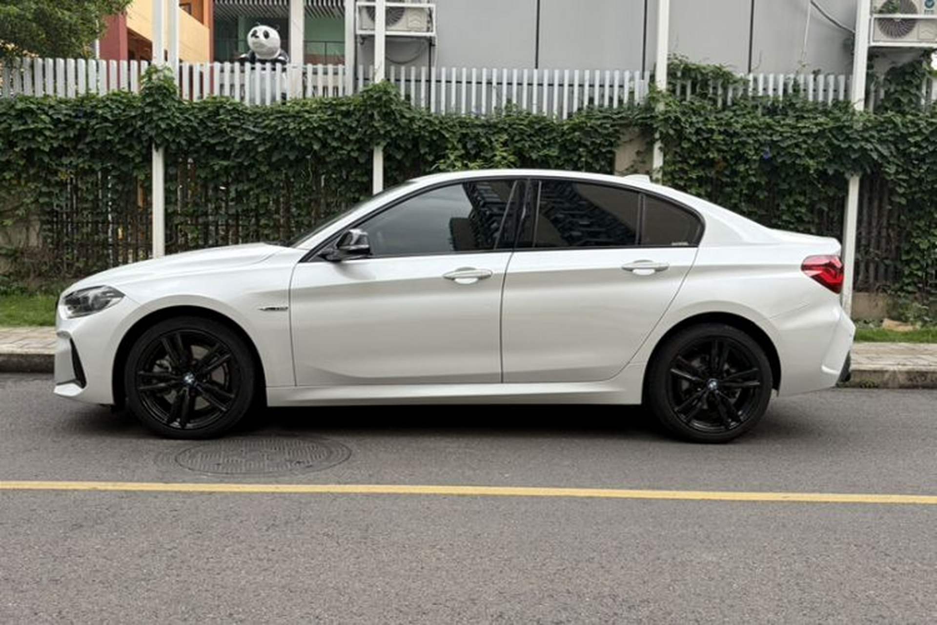 Used BMW 1 Series 2023 125i M Sport Night Edition Exterior 3