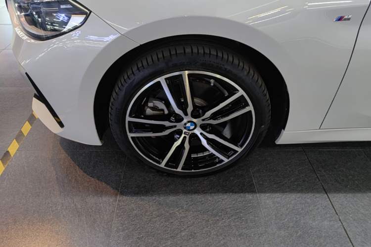Used BMW 1 Series 2023 125i M Sport Night Edition Exterior 4