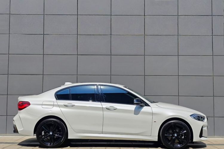 Used BMW 1 Series 2023 125i M Sport Night Edition Exterior 4