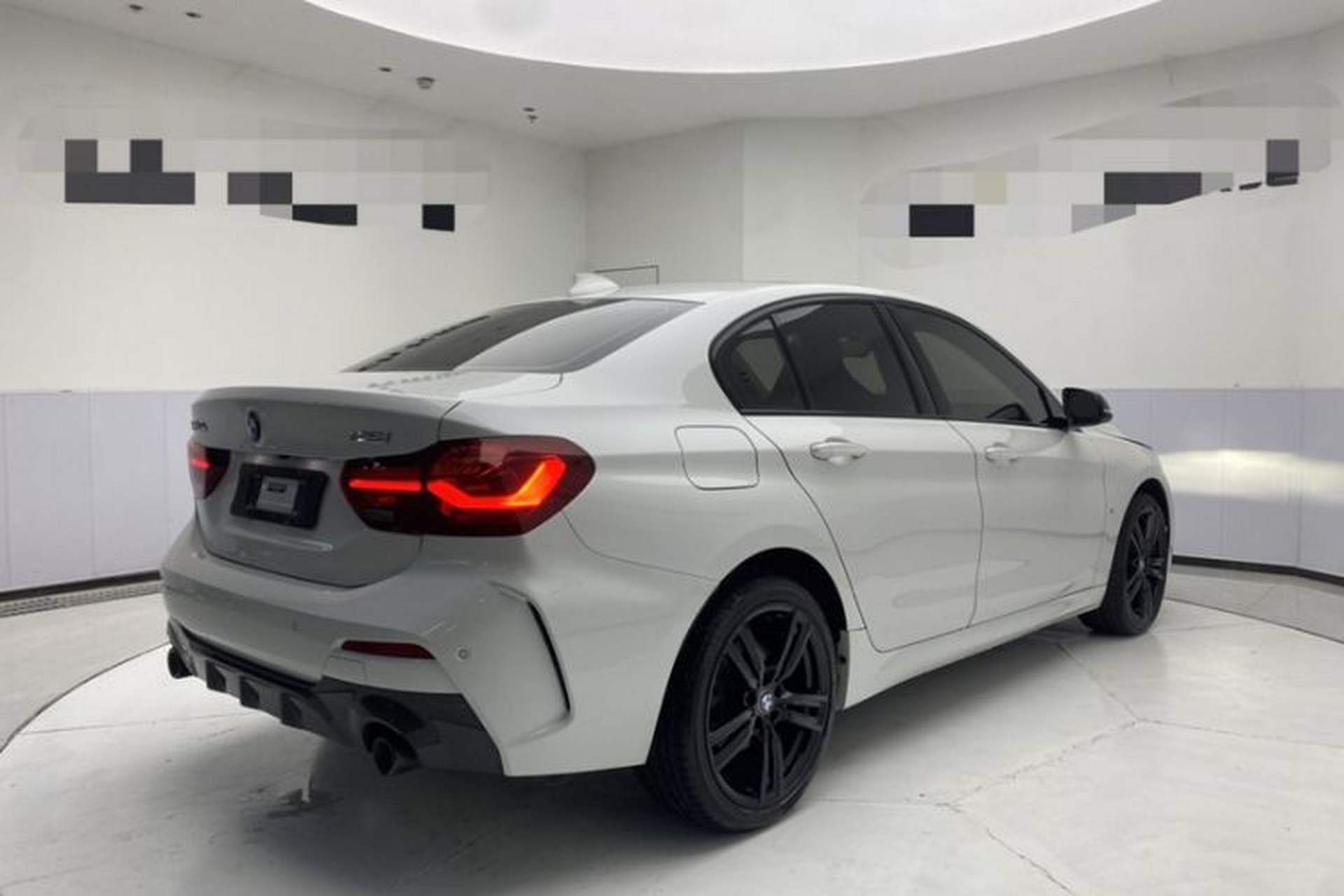 Used BMW 1 Series 2023 125i M Sport Night Edition Exterior 4