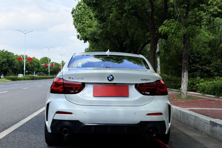 Used BMW 1 Series 2023 125i M Sport Night Edition Exterior 5