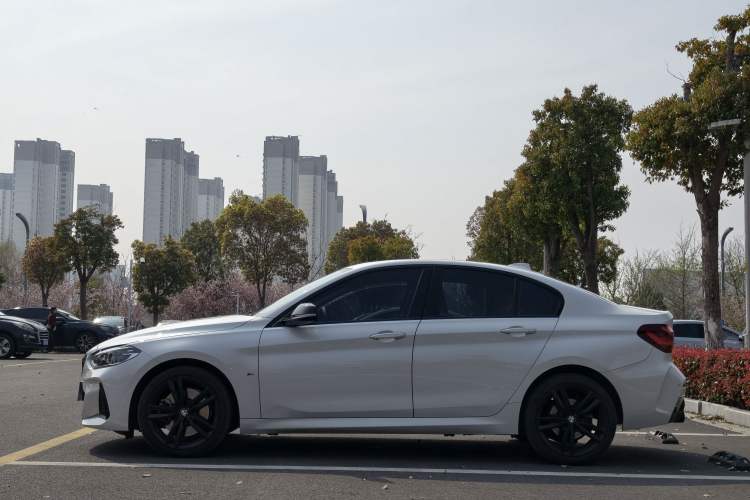 Used BMW 1 Series 2023 125i M Sport Night Edition Exterior 5