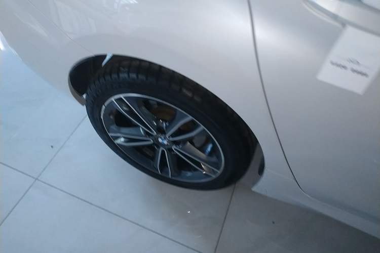 Used BMW 1 Series 2023 120i M Sport Edition Exterior 5