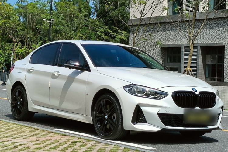 Used BMW 1 Series 2023 125i M Sport Night Edition Exterior 5