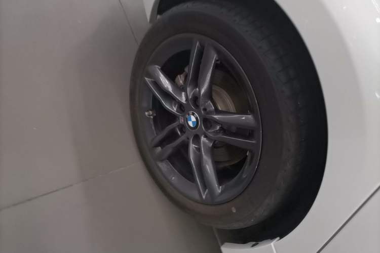 Used BMW 1 Series 2023 120i M Sport Brilliant Edition Exterior 5