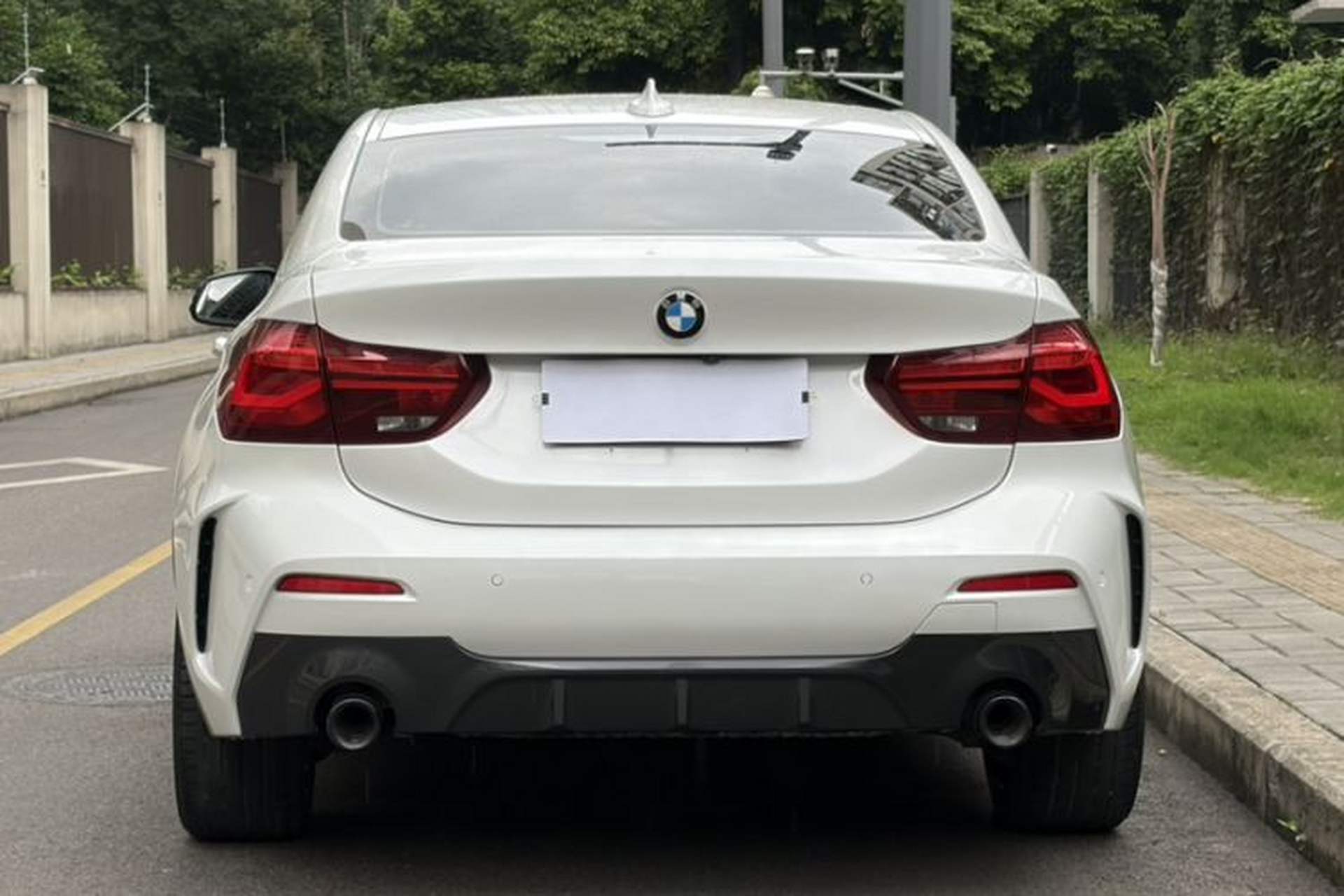 Used BMW 1 Series 2023 125i M Sport Night Edition Exterior 5