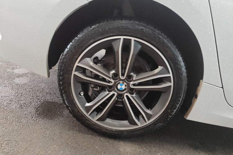 Used BMW 1 Series 2023 120i M Sport Edition Exterior 5
