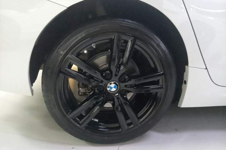 Used BMW 1 Series 2023 125i M Sport Night Edition Exterior 5