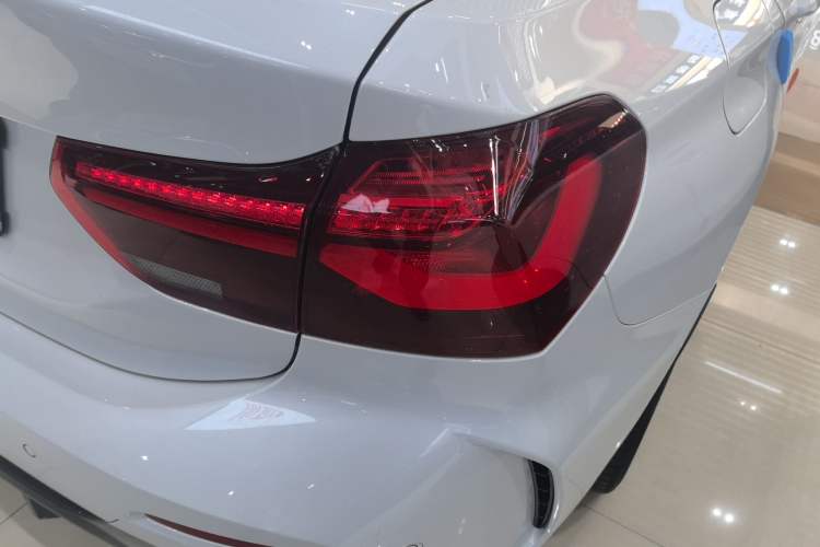 Used BMW 1 Series 2023 120i M Sport Night Edition Exterior 6
